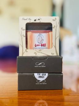 မြကြည်သာ_နံ့သာရဲရဲနီ မျက်နှာသစ်ဆပ်ပြာ