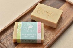 阿婆手工皂A Po Soap( 4 pieces ) 竹炭/ bamboo charcoal cleansing soap bar 金盞花/ calendula soap bar 薑皂/ginger warming soap bar