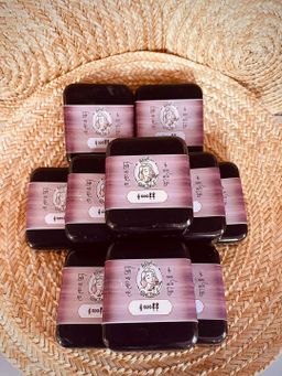 မြကြည်သာ_နံ့သာနီနီဆပ်ပြာ