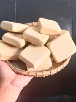 မြကြည်သာ_သနပ်ခါး လက်သွေးခဲ Collection