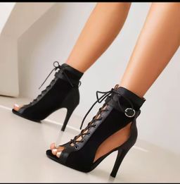 HIGH HEELS BOOTIES