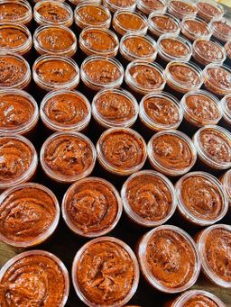 မြကြည်သာ_နံ့သာနီနီ Scrub