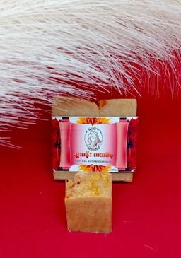 မြကြည်သာ_Sandalwood မျက်နှာသစ်ဆပ်ပြာ Collection 