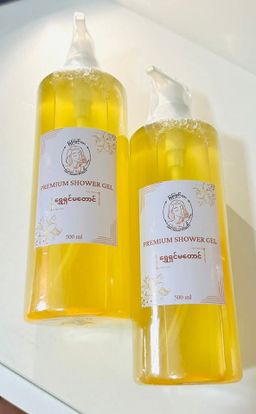 မြကြည်သာ_Sandalwood Shower Gel Collection 