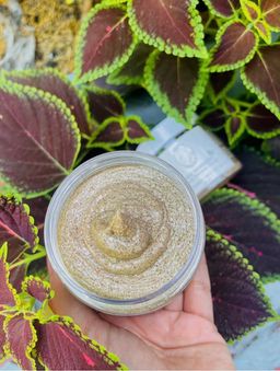 မြကြည်သာ_မေ့ကရမက် Scrub