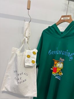 休闲卡通连帽T恤【很可爱的设计】