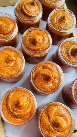 မြကြည်သာ_နံ့သာနီနီ Scrub