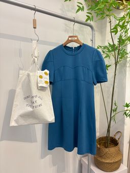 很美的蓝色！修身连身裙【简约时尚】