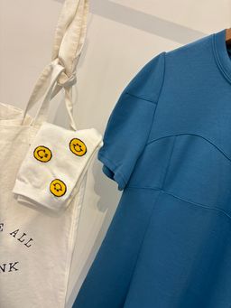 很美的蓝色！修身连身裙【简约时尚】