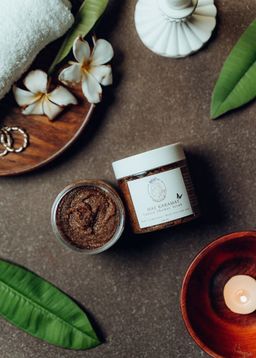 မြကြည်သာ_မေ့ကရမက် Scrub