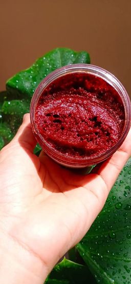 မြကြည်သာ_နံ့သာနီနီ Scrub