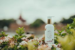 မြကြည်သာ_နံ့သာငါးပါး ခေါင်းလျှော်ရည်