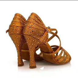 HEELS LATIN DANCE PROFESSIONAL 
