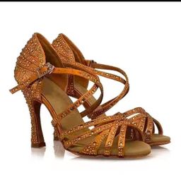 HEELS LATIN DANCE PROFESSIONAL 