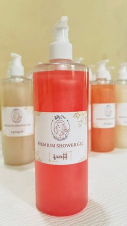 မြကြည်သာ_Sandalwood Shower Gel Collection 