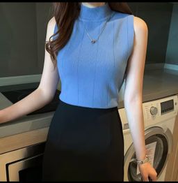 SLEEVELESS KNITTED TOP 