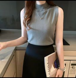 SLEEVELESS KNITTED TOP 