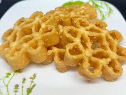 Bee Hive 450grams (Bottle)