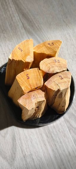 မြကြည်သာ_နံ့သာတုံး Collection