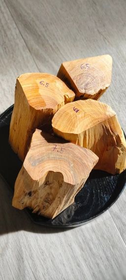 မြကြည်သာ_နံ့သာတုံး Collection