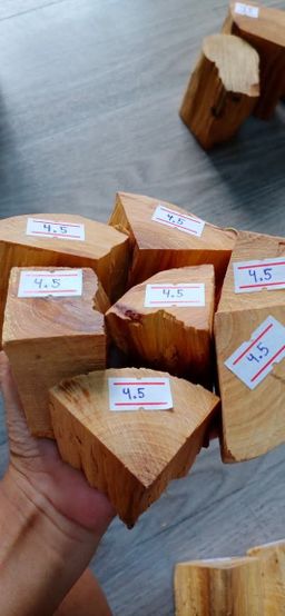 မြကြည်သာ_နံ့သာတုံး Collection