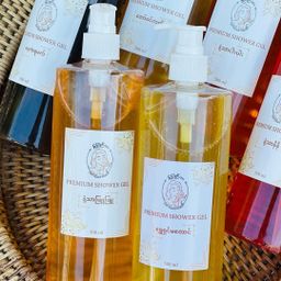 မြကြည်သာ_Sandalwood Shower Gel Collection 