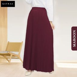 Qayraa Pleated Skirt Maroon