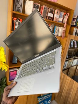 Asus vivoBook 