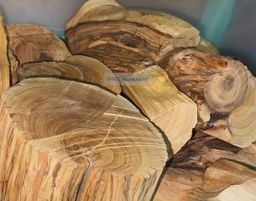 Shwe Sandalwood_ဩစတေးလျ တောင်နံကတိုး