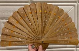 Shwe Sandalwood_ကရမက် ယပ်တောင်