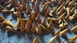 Shwe Nathar_နံ့သာဆနွင်း အမွှေးခဲ