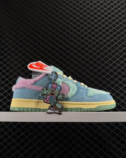 VERDY VISTY x NIKE SB DUNK LOW 
