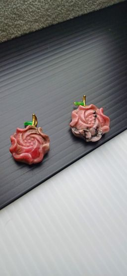 RHODONITE CARVED - PENDANT 