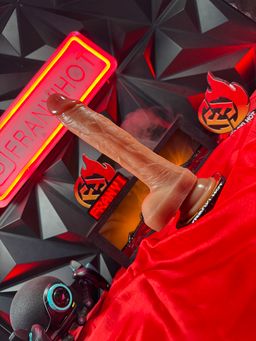 PENE REALISTA VIBRATORIO A CONTROL REMOTO 