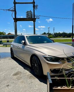 BMW 328i Luxe 245cv AT