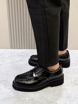 VALENTINO GARAVANI GENTLEGLAM DERBY SHOE 