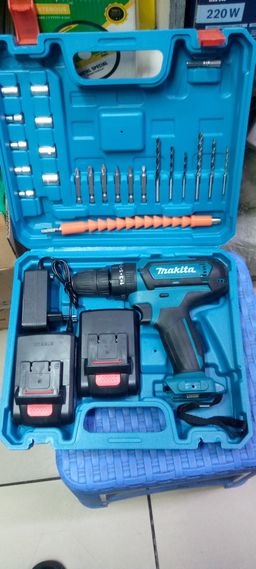 Makita cordless drill 