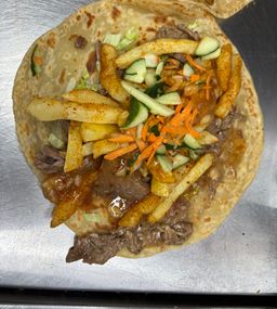 Braised Steak Wrap (Chips, Salad & Chutney)