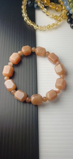 PEACH MOONSTONE 