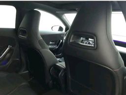 Mercedes-Benz CLA 200 AMG / 2023