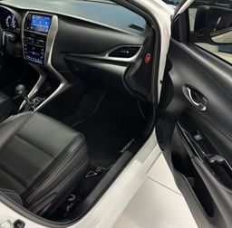 Toyota Yaris XLS 2021