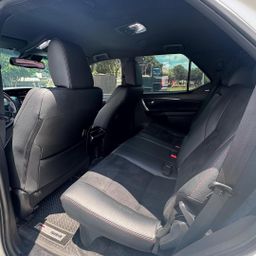 Toyota Hilux Sw4 GR-S