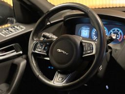 Jaguar F-PACE / 2017