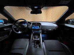 Jaguar F-PACE / 2017