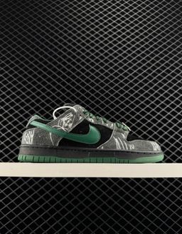 NIKE SB DUNK LOW ‘ There Skateboards ‘