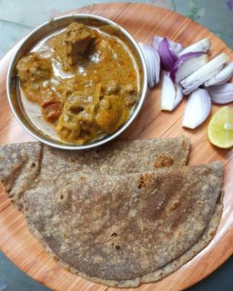 Chapati Ayam (2 Roti Chapati With Chicken Curry)