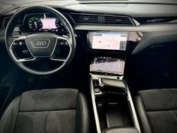 AUDI E-TRON /2020