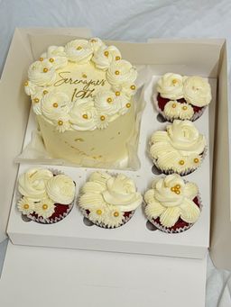 BENTO CAKE (5 cupcakes )