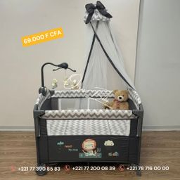 Lit pliable baby playpen