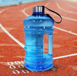 2lt petg large capacity water bottle for training 
